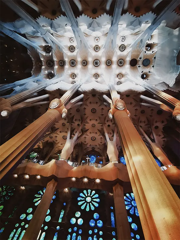 De binnenkant van de Sagrada Família
